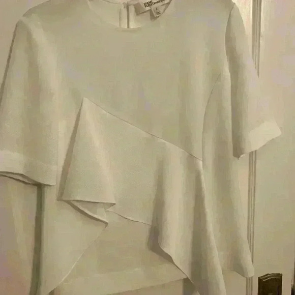 DVF Diane Von Fürstenberg Short-Sleeve Ruffle-Front Blouse, women’s size 4 - Picture 2 of 7